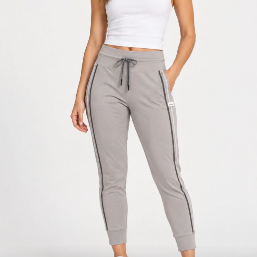 Vuori Daily Leggings 7/8 Lunar Dusk Gray High Rise Size Medium Athleisure Yoga